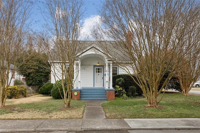 view of front of house with a front yard