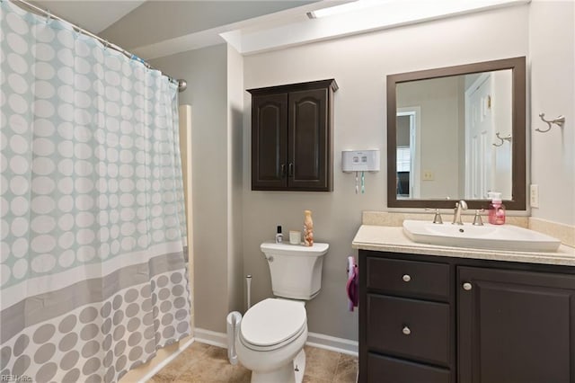 bathroom featuring toilet, a shower with curtain, vanity, and lofted ceiling