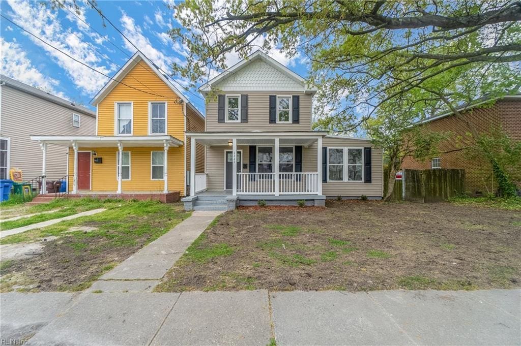 view of front of house featuring a porch