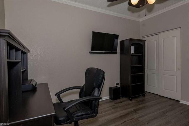 office space with ceiling fan, crown molding, and dark hardwood / wood-style floors