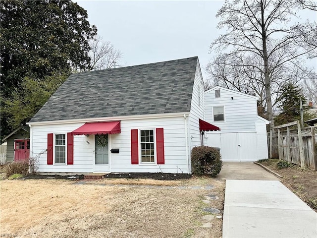 view of front of property