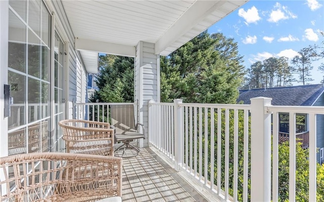 balcony featuring covered porch