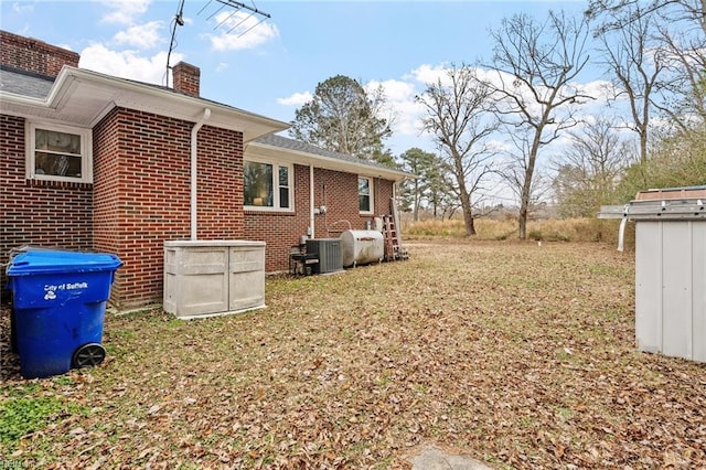 view of yard featuring cooling unit