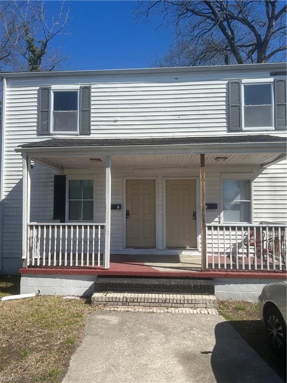 view of front of house featuring covered porch