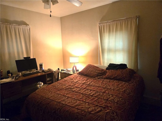 bedroom with ceiling fan