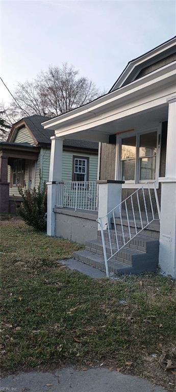 property entrance with a porch