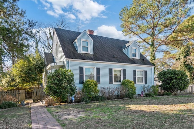 view of front of house with a front lawn