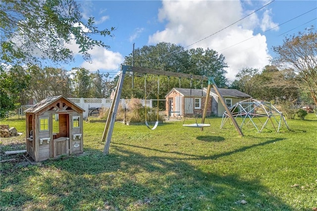 view of yard with a shed