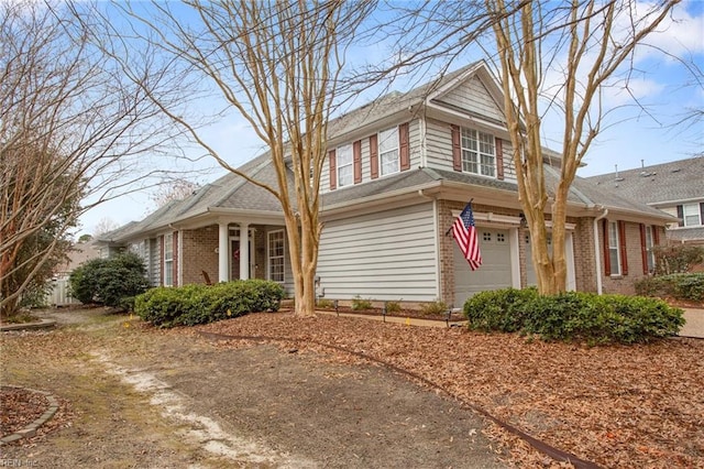 view of front property featuring a garage