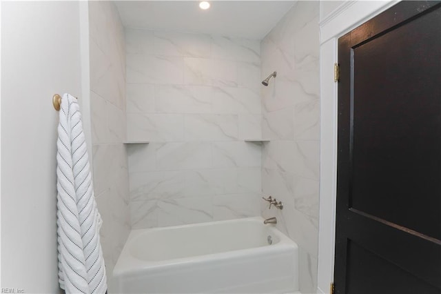 bathroom with shower / bath combo