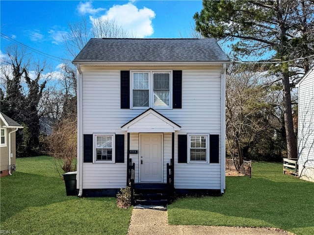 view of front of property with a front yard