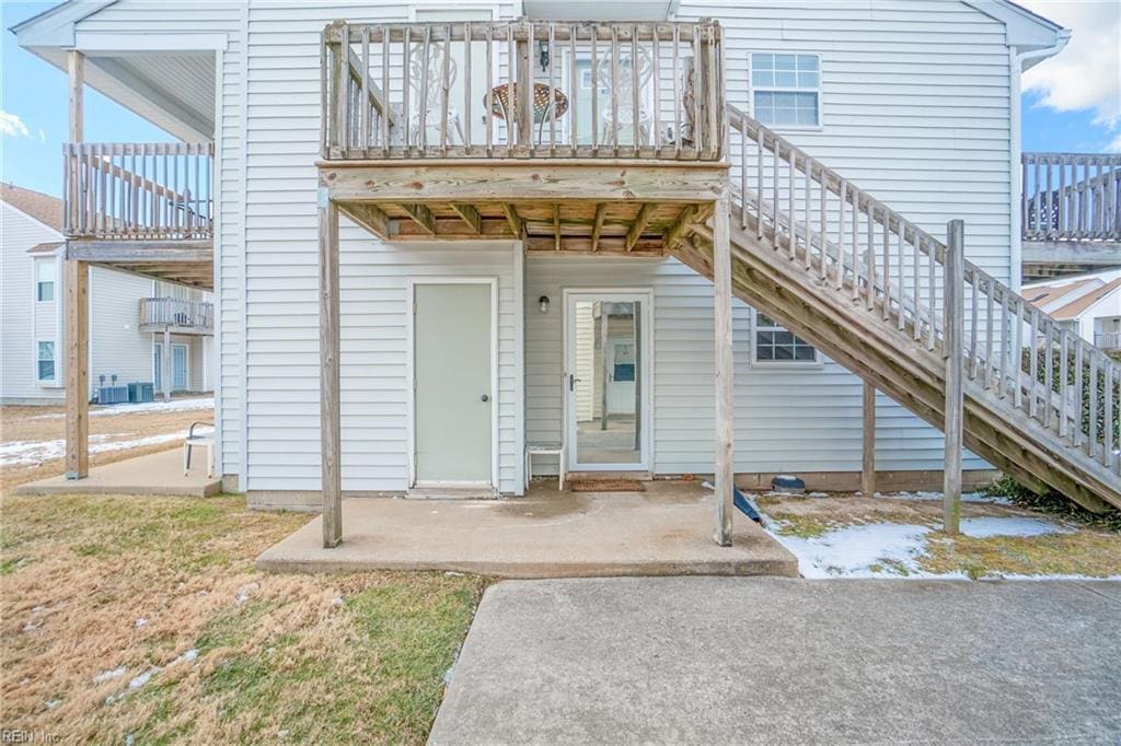 3521 Dublin Ct, Virginia Beach, VA 23453 - entrance to property with a patio