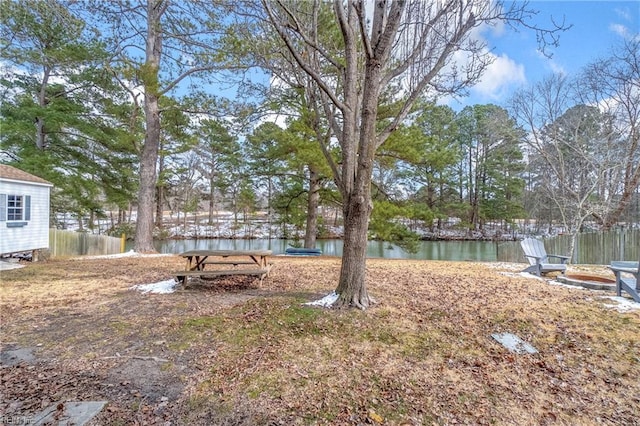 view of yard featuring a water view