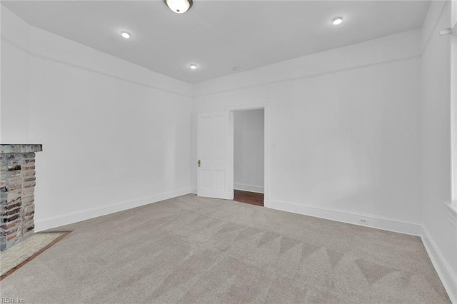 spare room with carpet flooring