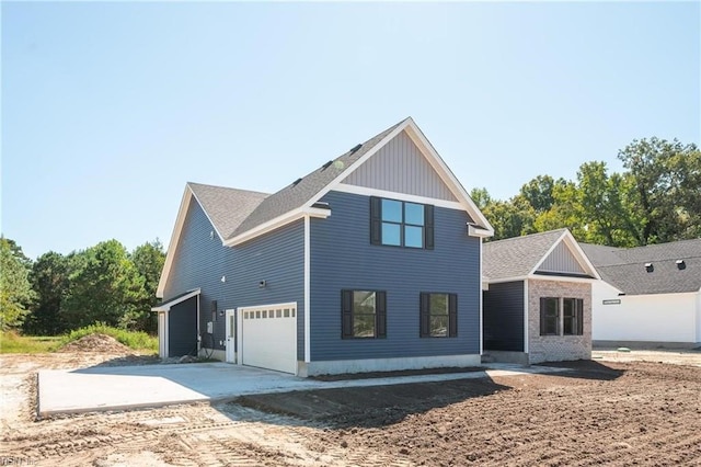 view of front facade with a garage