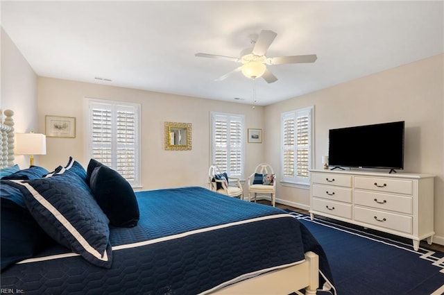 bedroom with ceiling fan