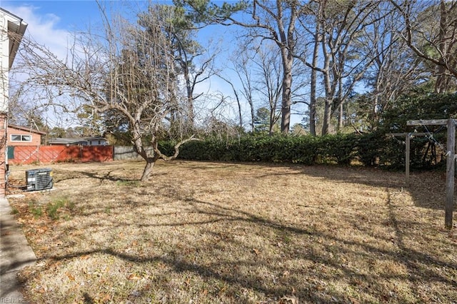 view of yard featuring central AC unit