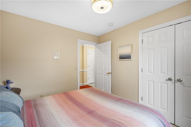 bedroom featuring a closet