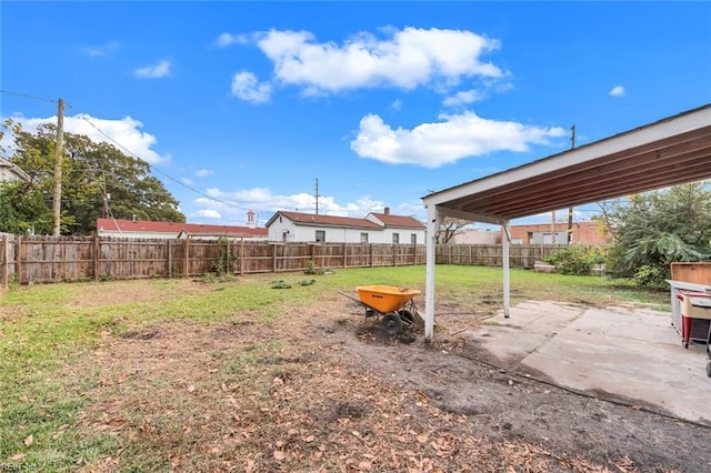 view of yard featuring a patio