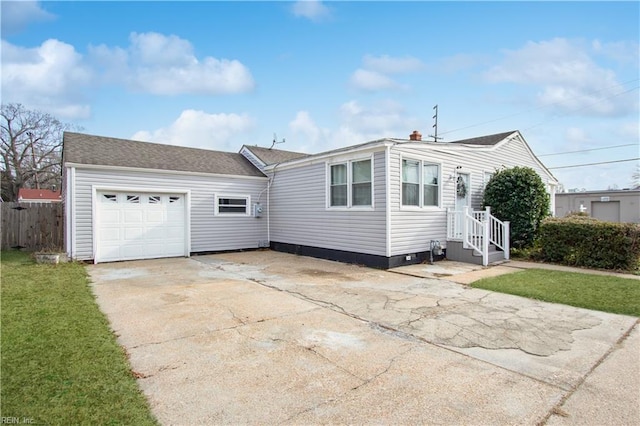 view of front of property with a front yard