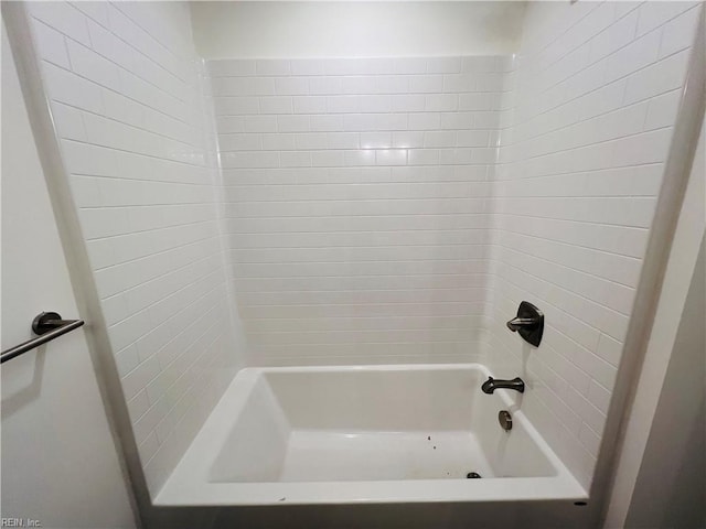 bathroom featuring shower / washtub combination