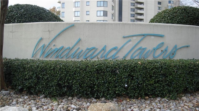 view of community / neighborhood sign