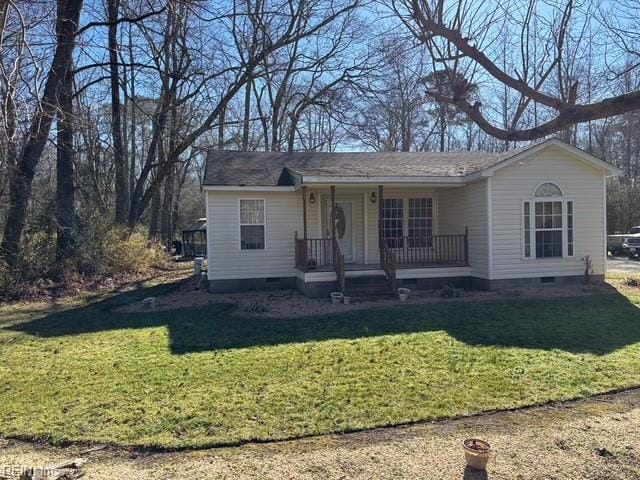 view of front of property with a front lawn