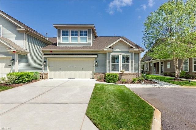 craftsman house with a front lawn