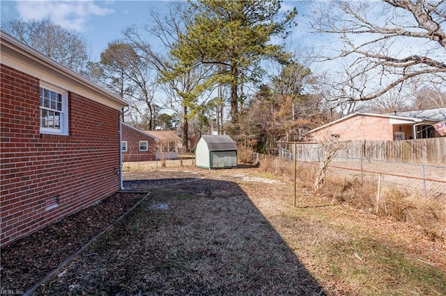 view of yard with a shed