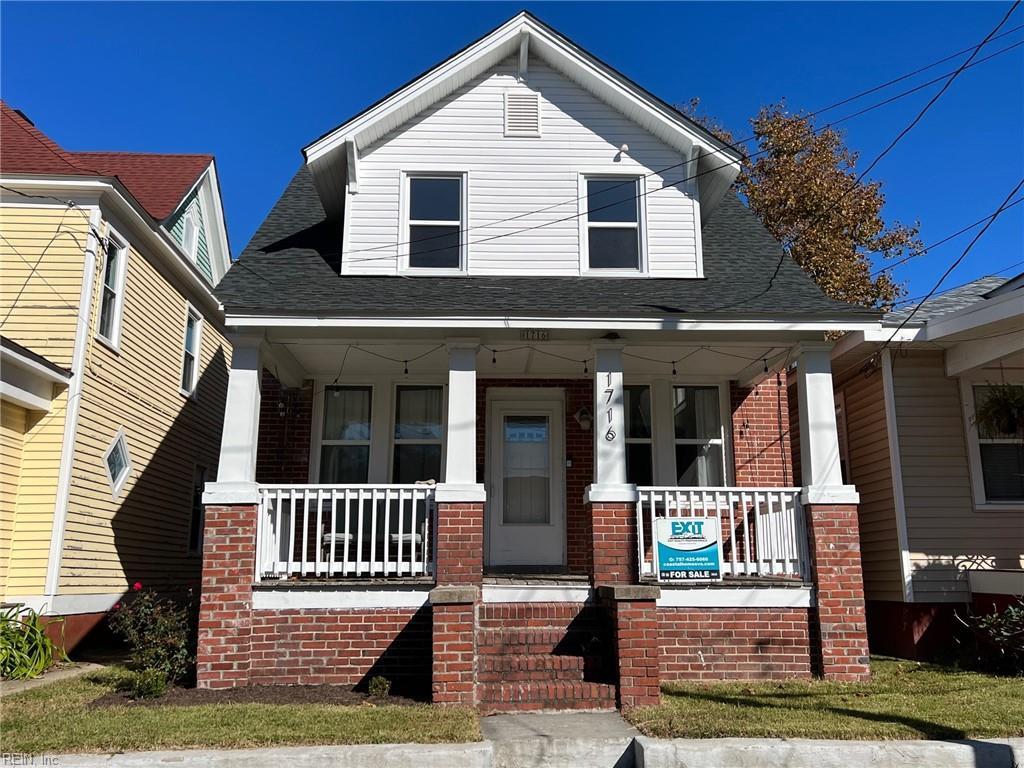 view of front facade featuring covered porch