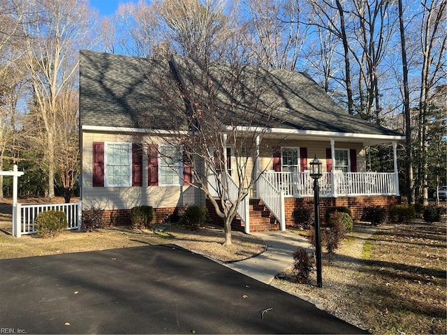 view of front of property with covered porch