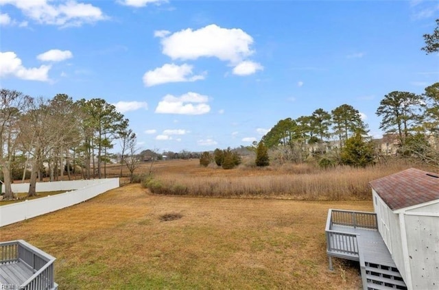 view of yard featuring a rural view