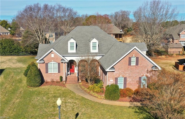 view of front facade featuring a front yard