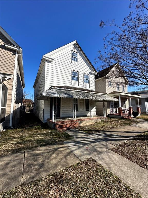 view of front of house featuring covered porch