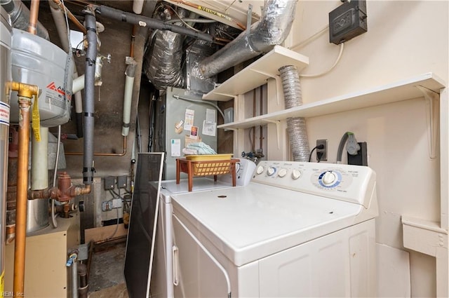 laundry area with washer / clothes dryer