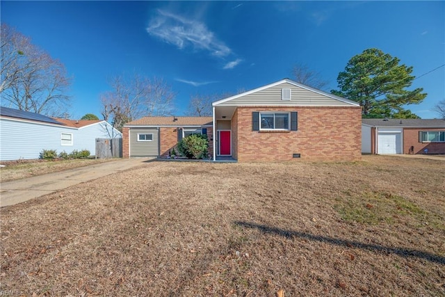 view of front of property with a front lawn