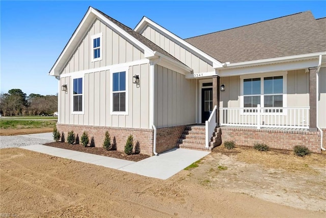 view of front of house with covered porch