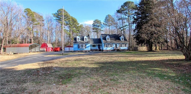 view of yard featuring a carport