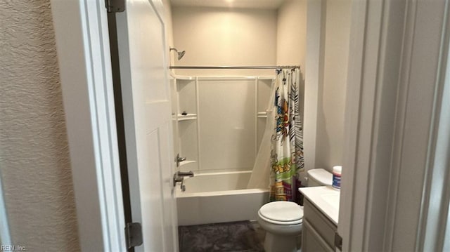 full bathroom featuring shower / tub combo with curtain, vanity, and toilet