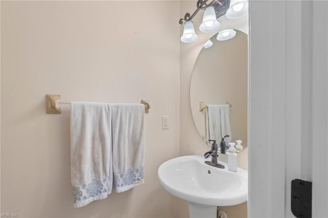 bathroom featuring sink