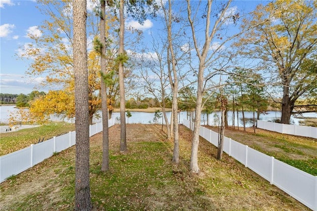 view of yard featuring a water view