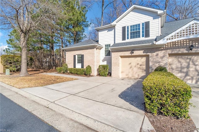 view of front property featuring a garage