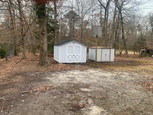 view of outbuilding