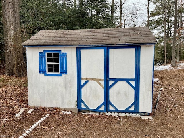 view of outbuilding