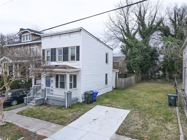 view of front of home with a front yard