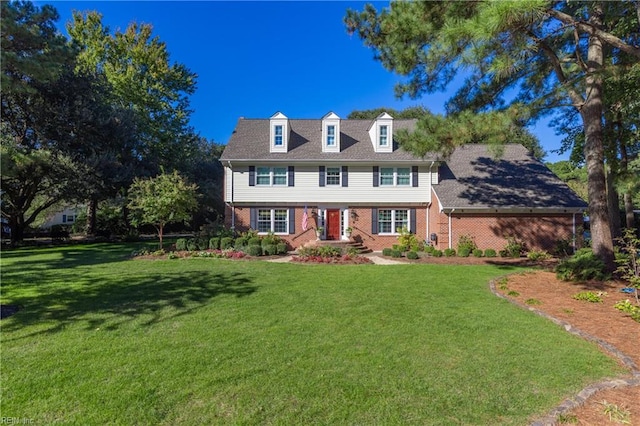 view of front of house with a front lawn