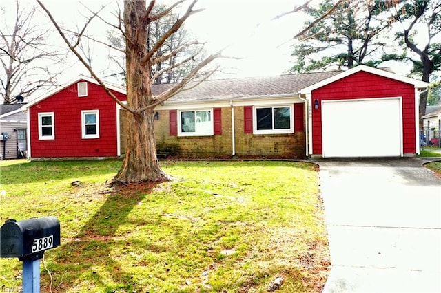 single story home featuring a front lawn