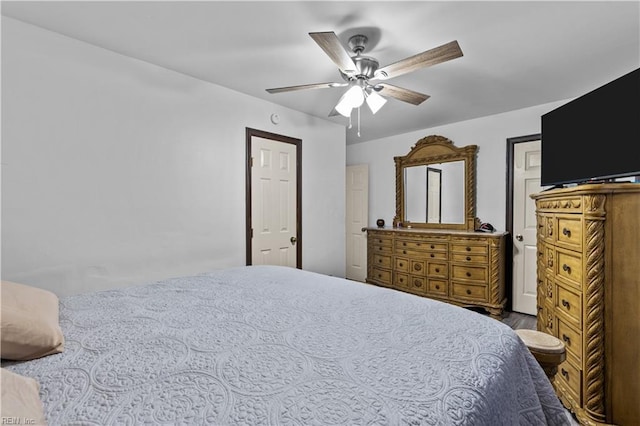 bedroom featuring ceiling fan