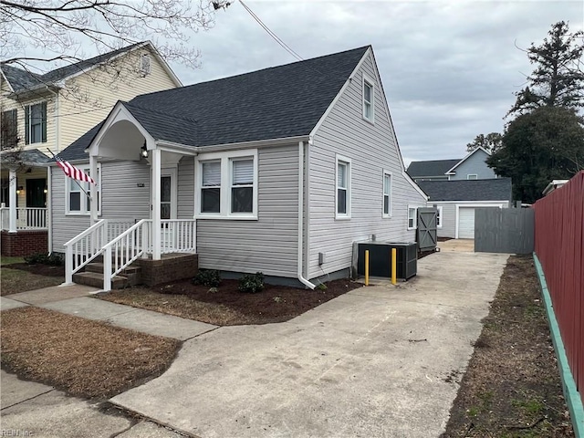 view of front of home featuring central air condition unit