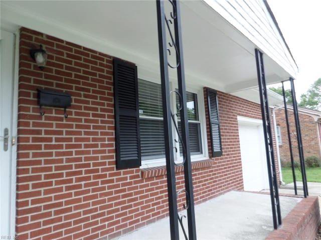 exterior space featuring a porch